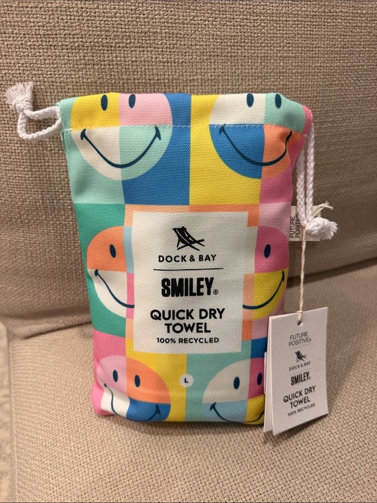 Dock & Bay Other - Dock & Bay Smiley Quick Dry Towel - Large